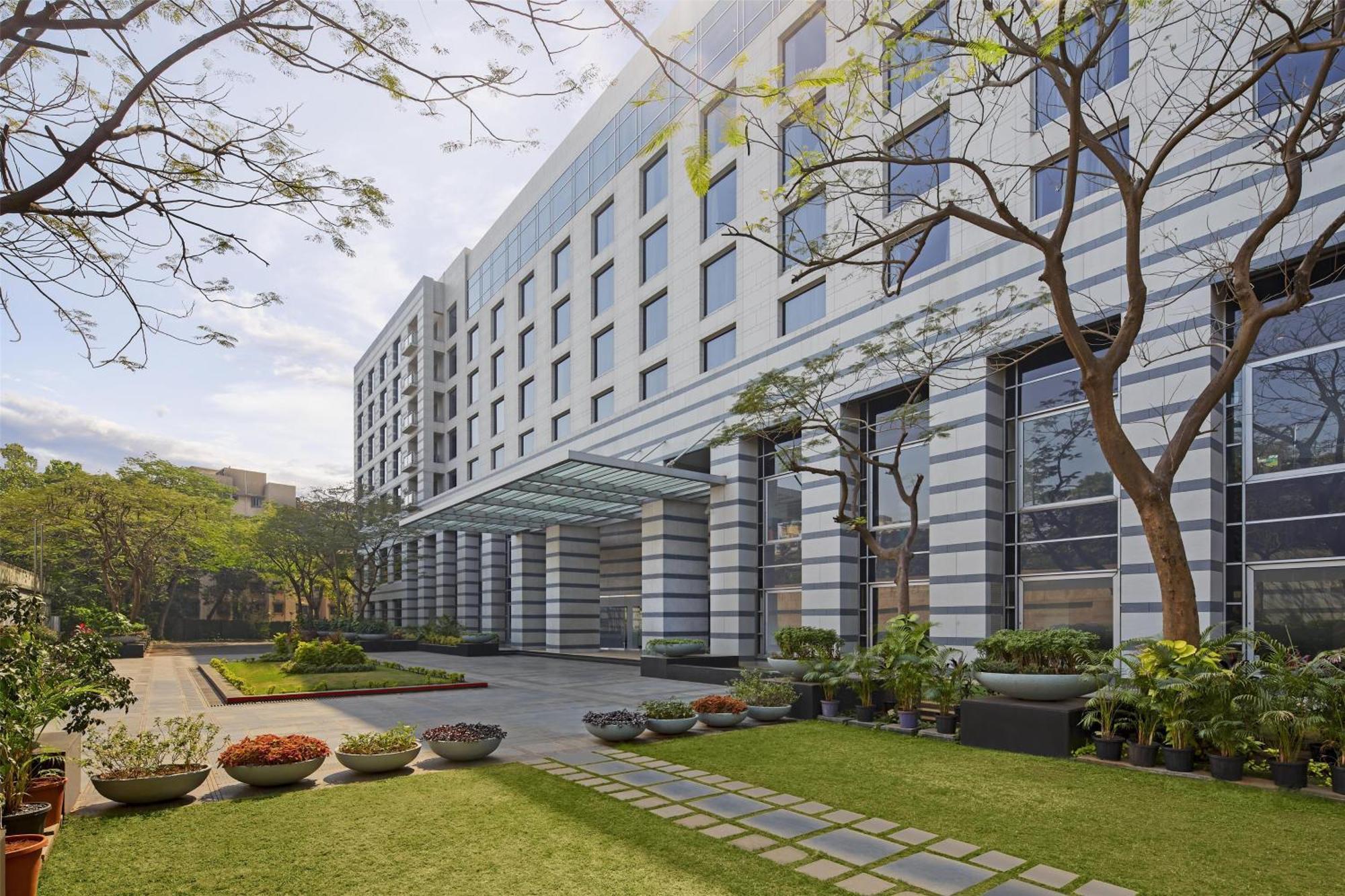Grand Hyatt Mumbai Hotel And Residences — Photos 2
